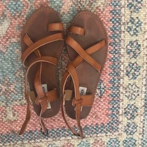 Steve Madden tan Berkey sandals